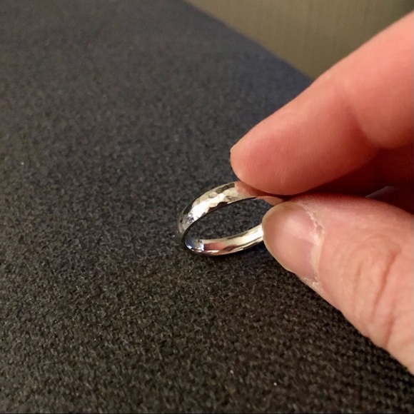 9ct White Gold Custom Made Ring - Picture 8 of 8